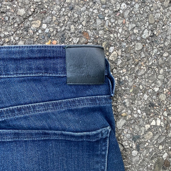 EUC LEGACY! Dish Denim Dark Wash Stretch Body Skimming Fit W29 L31 - Picture 4 of 4